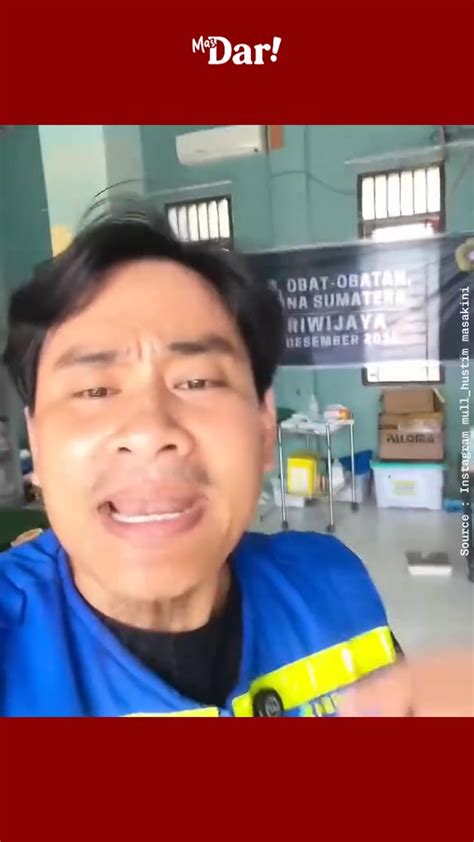 18 XhAmStEr Hati-hati pilih meja sambil koleksi langka seks bebas saat saksikan siaran langsung di stiker populer drifting image 1
