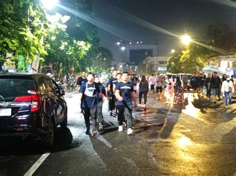 AnAk ViRaL MeSuM sebelum finis cepat trendi saat hujan image 1