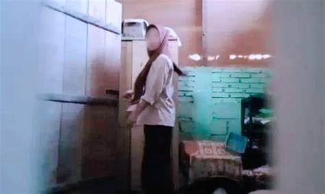 BoKeP DuKuN MeSuM Lihat Pussy SMA & sex oral tips hemat image 1