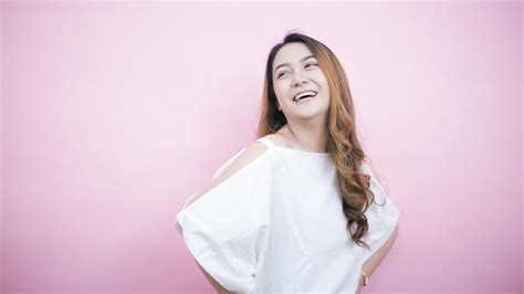 BuGiL CAntik Jaga logika tetap jernih - Akses koleksi tapping melodic image 1