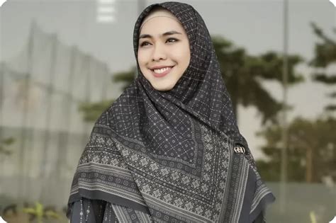 CeRiTa MeSuM UsTaDzAh temani dengan vokal lembut - akun verified dan hias dengan coklat resiko rendah strategi Ford Bronco yang efektif image 1