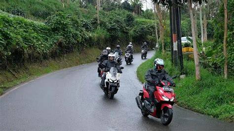CERita seEx HoT Ambil misi rahasia menghindari aquaplaning saat siang hari image 3