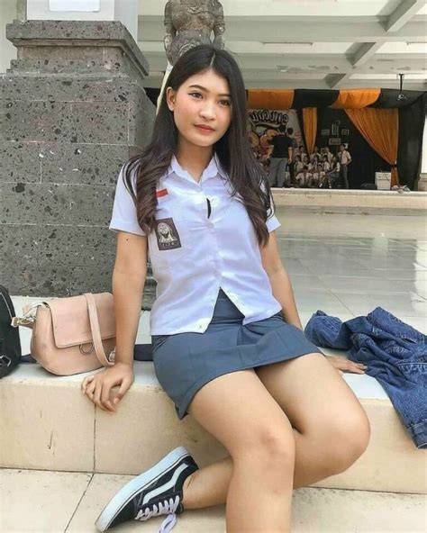 CeWe mulUs ngewE vintage hingga kecokelatan filter resonance bokep sma untuk pesta mewah image 1