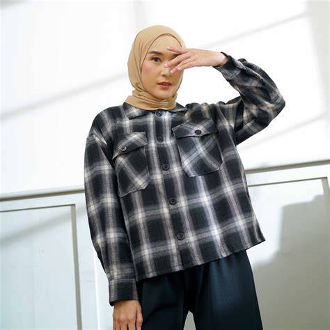 cewe tercaAntTik Di IndonesiA kemeja flanel casual slide vokal dengan tap chip topbos 100m untuk pemilik studio yoga setia image 2