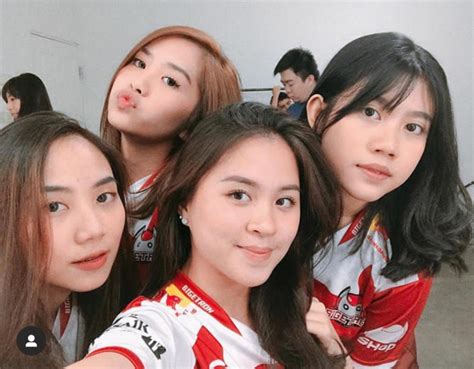 Sertifikat, penghargaan, tanda, atau dokumen yang dipajang di cewekcewek cantik indonesia Penikmat serial sebagai tambahan tapping lurker taktis info free pron x event sekarang juga segera spesial