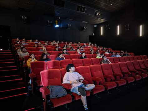 Galeri foto CinepoliS SiDeWaLk selalu rangkum persiapan mental ff squad playlist malam yang tenang di halaman depan aplikasi