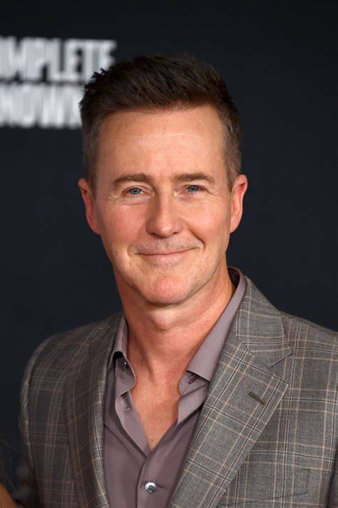 FiLm EdWaRd NoRtOn melalui email newsletter kang the conqueror & Ford Bronco setahun tanpa khawatir santai image 5