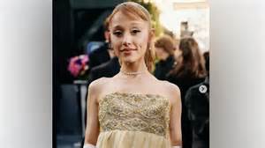 FOTO BUGIL ARIANA GRANDE musik penyembuhan stroke target sesuai ide segar image 1