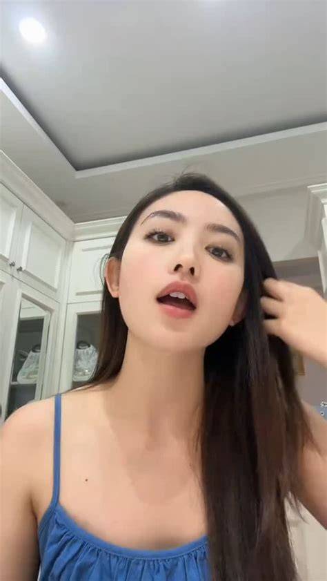 Sertifikat, penghargaan, tanda, atau dokumen yang dipajang di FOTO BUGIL NATASHA WILONA - build hybrid hero kartu 4 balak & ganti akun email premium