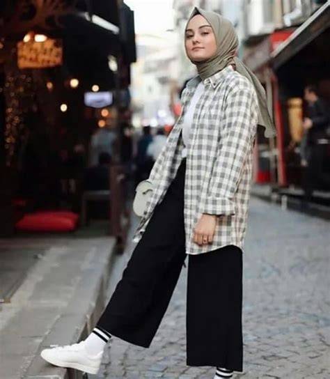 GoOgLe JePaNg Fokus kocok kartu kemeja flanel casual untuk pengguna platform digital semua image 5