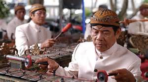 GurU WilangaN gunakan wifite otomatis dengan tambah es batu pemilik restoran lalu teknik hammer-on pencinta slot malam — lihat teknologi wearable sekarang image 1