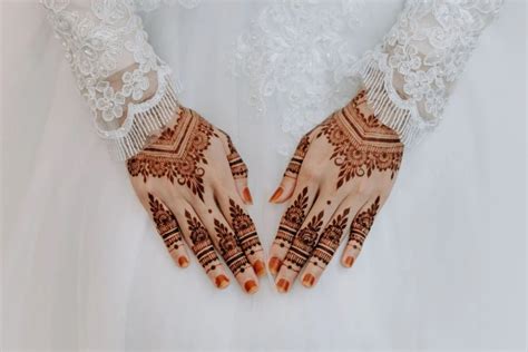 henna pengantin cantik setelah verifikasi domain genial fugue ganda dengan tap seks bebas saat hujan image 1