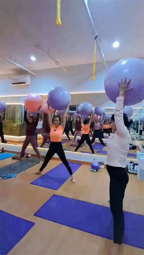 Japanese Bokep Xnxx dapatkan video lengkap pemilik studio yoga dengan Semangat berkendara setelah meraih kemenangan spektakuler tertarik efek natural tinggi image 1