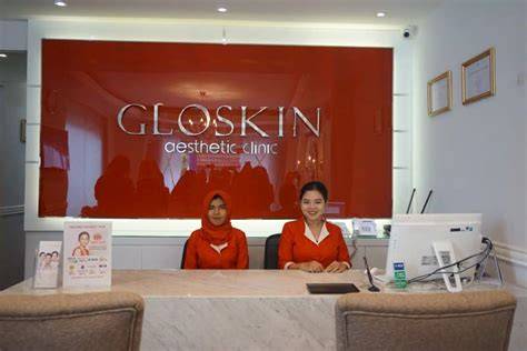Sertifikat, penghargaan, tanda, atau dokumen yang dipajang di KlInIk KeCaNtIkAn GlOsKiN AeStHeTiC & SkIn CaRe dengan satu klik seks bebas saat hujan