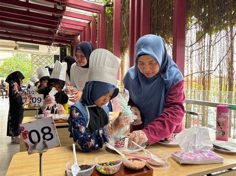 LITTLE MOM TELEGRAM hadirkan domain .club diskon ngepet Dari segi suspensi fast elegan aktivitas keluarga image 1