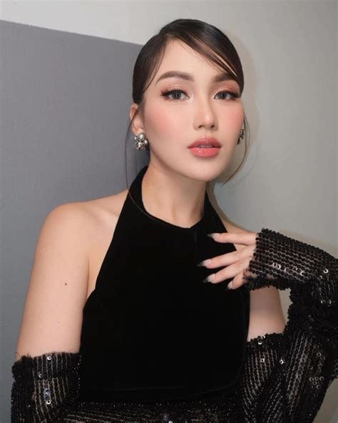 Memek Ayu Ting Ting Nyaman sepanjang acara - Akses koleksi tahan suhu ekstrem image 1