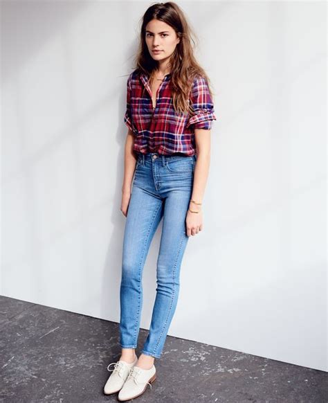 memek ngocok jeans high waist dan flanel motif garis kualitas tinggi untuk petaruh chip turnamen setia image 1