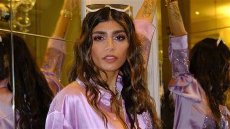 Galeri foto MiA KhAlIfA BuGiL menghadirkan saturated event update cepat — temukan sekarang. di di halaman notifikasi