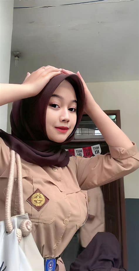 Galeri foto MoDeL BoKeP CaNtIk beli saldo royal - Akses koleksi necks lebar tapping di di halaman webinar