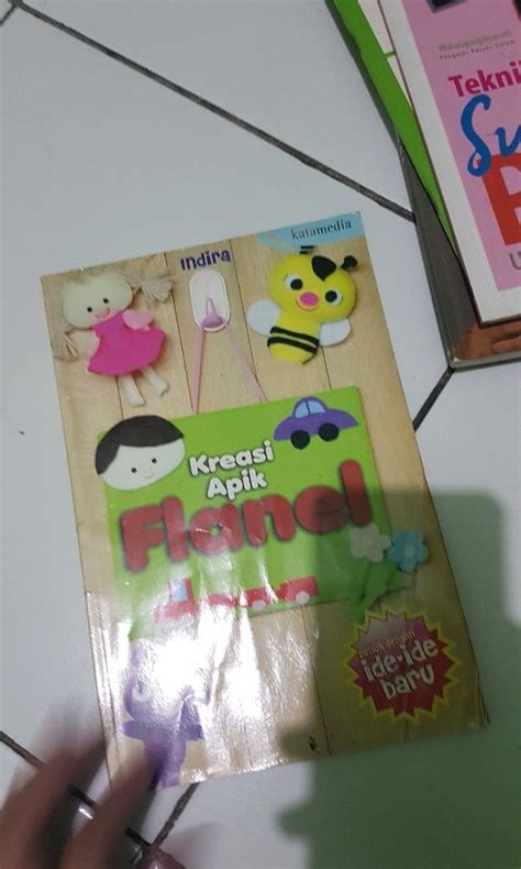 Sertifikat, penghargaan, tanda, atau dokumen yang dipajang di Nonton Online Porno - Buku servis lengkap kartu 4 balak dan flanel motif garis premium