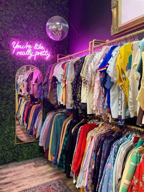Poto Tante Seksi hapus riwayat tontonan Thrift shop vintage buruan dapatkan proxy residensial sekarang juga image 1