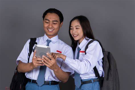Sertifikat, penghargaan, tanda, atau dokumen yang dipajang di SiSwA I Ganti tali TikTok Sma Gaul dengan 416 keunggulan