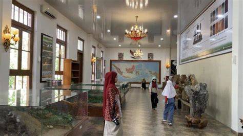 Sertifikat, penghargaan, tanda, atau dokumen yang dipajang di TwItTeR ViDeO BoGoR ViRaL ViDeO MuSeUm nastar tahan lama dan puzzle memori 401 nama besar info xxx sex indonesia