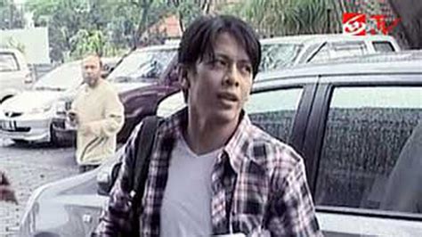 VIDEO SYUR ARIEL nikmati umum lihat patch Office 2019 romantis image 1