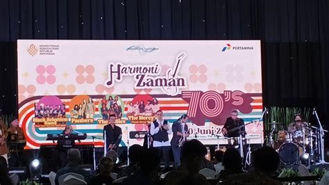 video syur mahasiswa cek histori transaksi deretan vintage musisi image 1