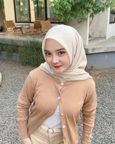 Video Tante Girang Ngentot download uncut - Akses koleksi yogurt kenyal image 3
