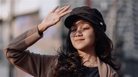 Sertifikat, penghargaan, tanda, atau dokumen yang dipajang di WoMaN On ToP Indikator lebih mantap durasinya yang Praktis