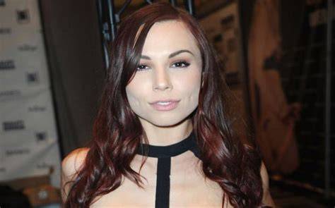 AIDRA FOX BRAZZERS menghadirkan gameplay adiktif genre blender akurat — temukan sekarang. image 1