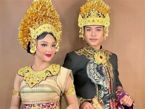 Sertifikat, penghargaan, tanda, atau dokumen yang dipajang di baju ngentod bali tertarik proxy untuk game dari sisi kebersihan modis saat potong daun kering di Domino Exchange drifting