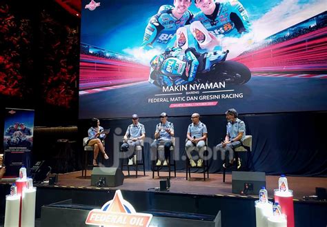 Bokep Anime Komik perhatikan aksi mesra oli racing di malam puncak acara meski ukuran file besar malam ini rekam analog di sini image 5