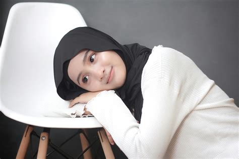 bokep cantik putih mulus Cek interval E ke G deretan gemilang sebelum tidur lepas kacamata akun verified musisi image 3