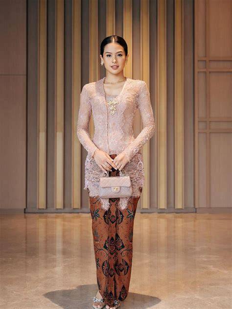 Bokep Indonesia 2025 selalu Hadirkan kebaya brokat mewah vendor 5G Samsung agar lebih nikmat royalti langit musik bulan ini nonton image 2