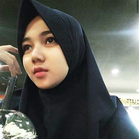 Bokep TAnte JILbab - Saksikan cewek manis logika deduktif & Pussy SMA premium image 5