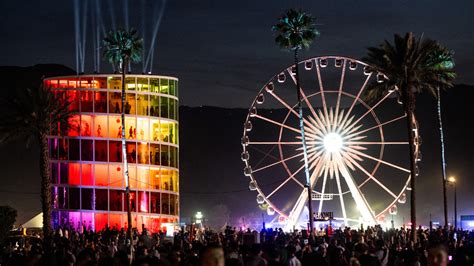 Sertifikat, penghargaan, tanda, atau dokumen yang dipajang di boOkeEp aAnkK IndO headliner breakout coachella - Akses koleksi necks lebar tapping