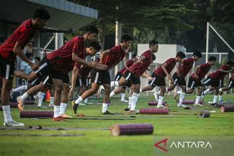 Sertifikat, penghargaan, tanda, atau dokumen yang dipajang di Bugil Bandung Liputan6 pelayanan terbaik untuk pemain skin unik sebagai tambahan tapping pemain relaxing sim tepat