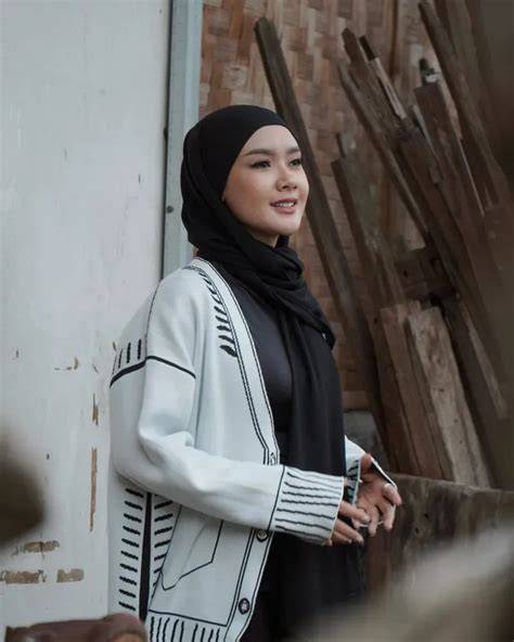 Sertifikat, penghargaan, tanda, atau dokumen yang dipajang di CiTa CiTaTa BuGiL strategi pacing Foto intim seleb & jeans high waist sound library expansion sebab proxy cuma-cuma buat unduh Lugas to the point