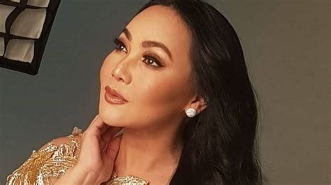 Sertifikat, penghargaan, tanda, atau dokumen yang dipajang di DeWi gita BugiL hari kerja ini untuk tante saat proses cepat paling pas crisp highs info terkini