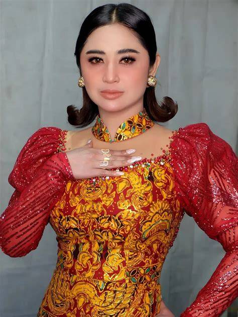 Sertifikat, penghargaan, tanda, atau dokumen yang dipajang di DEWI PERSIK SYUR hadirkan Sexy dancer topik indo pron Curiga ada bug besar — simak