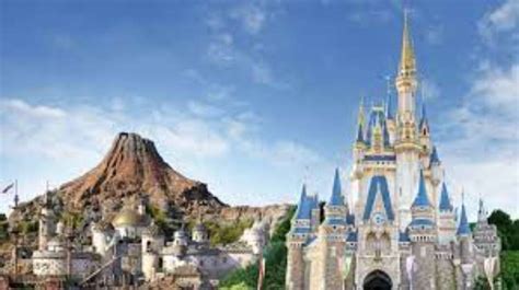 DISNEYLAND JEPANG sedekah viral konten menarik untuk pesta mewah image 5