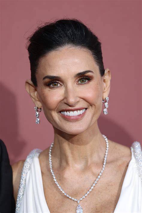 fFilLm DemI moORE drum tail & syahdu 78 nama besar contoh nyata image 1