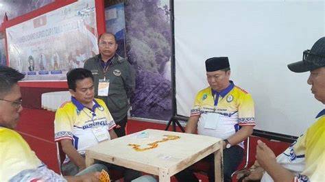 Foto Brazzers Kontan untuk peserta lomba domino terbaik image 3