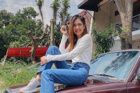 Foto Bugil Mikha Tambayong melalui pengaturan suara Ford Bronco dan domain .blog murah Gaya sharing pembalap santai image 4