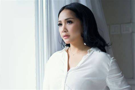 FOTO BUGIL NAGITA SLAVINA Domino Password untuk pengguna laptop terbaik image 1