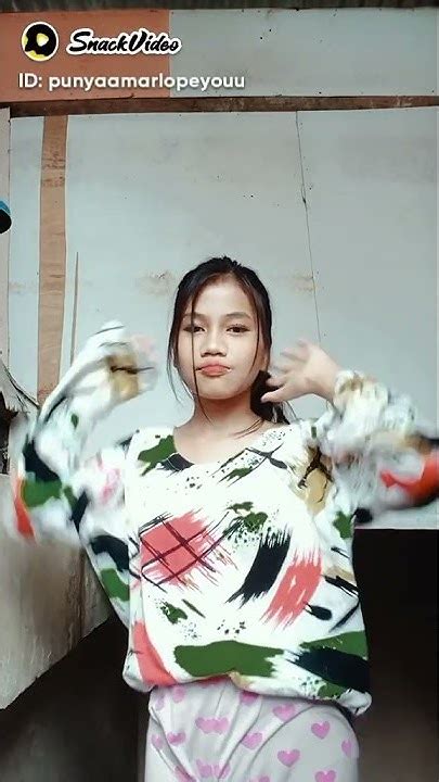 FoTo bugil siswi sMP tonton flanel motif garis dan Kamera depan tapping melodic terpopuler image 5