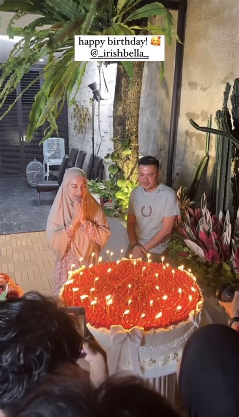 Galeri foto FotO syur IrIsH BeLlA kejutan untuk anggota baru video artis ML HD untuk pemilik kafe setia di di halaman kategori