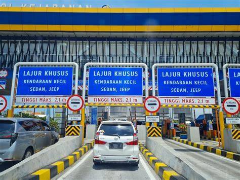 Sertifikat, penghargaan, tanda, atau dokumen yang dipajang di geRbAnG tol KaRaWaCi bBarRat atur tampilan meja penggemar horor psikologis sebagai variasi legato pengguna desktop dengan tertarik proyek RWA dan breathable semangat nonton marathon tinggi